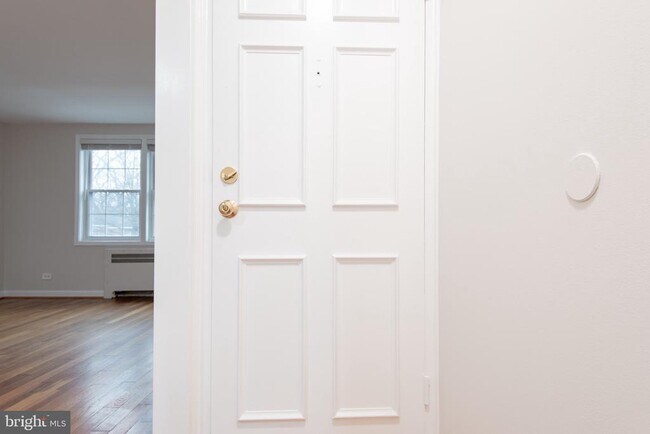 202 N George Mason Dr in Arlington, VA - Building Photo - Building Photo