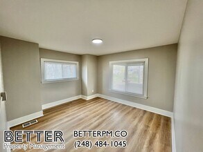 104-108 Henderson St in Pontiac, MI - Building Photo - Building Photo