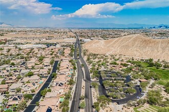 9806 Buttermilk Falls St in Las Vegas, NV - Building Photo - Building Photo