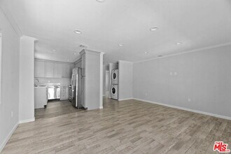 1960 N Ontario St in Burbank, CA - Building Photo - Building Photo