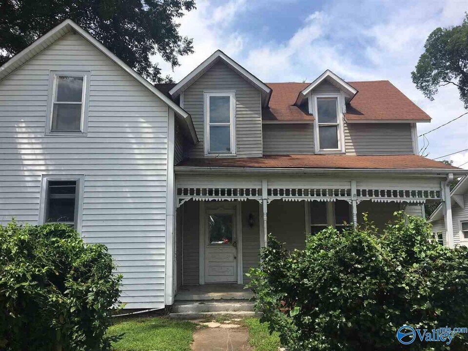 218 Beirne Ave NE in Huntsville, AL - Building Photo