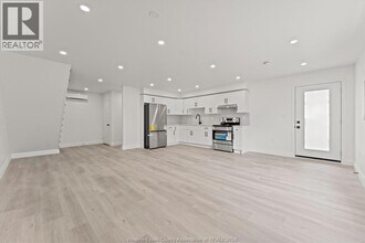 702 Pierre Ave in Windsor, ON - Building Photo - Building Photo