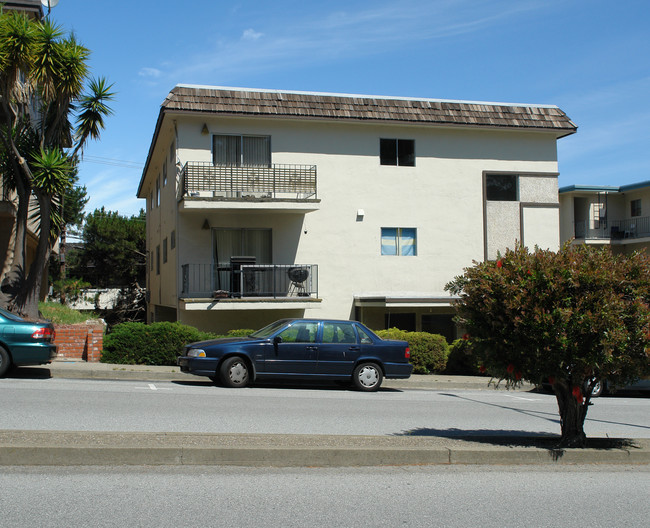 506 Richmond Dr in Millbrae, CA - Building Photo - Building Photo