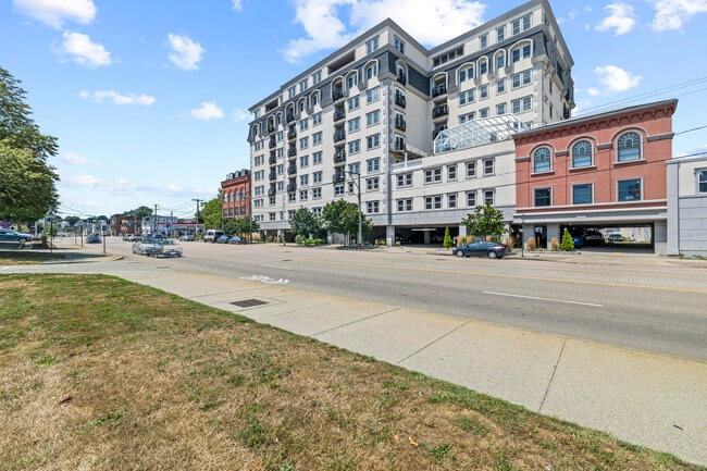 461 Bank St in New London, CT - Building Photo - Building Photo