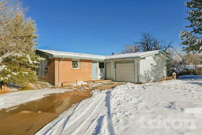 property at 5674 W Chestnut Ave