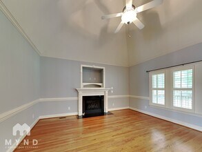 50 Alvis Ct in Fuquay Varina, NC - Foto de edificio - Building Photo