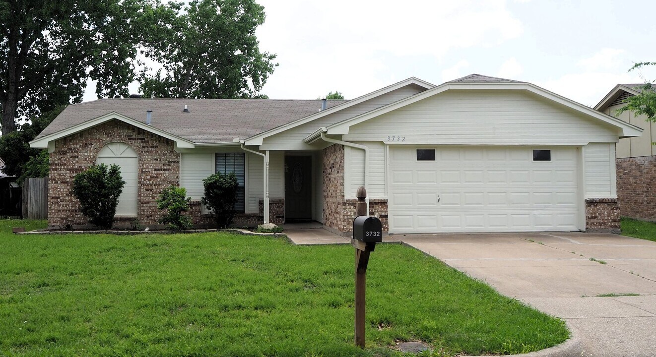 3732 Greenstone Dr in Fort Worth, TX - Building Photo