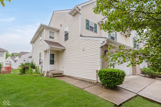 1876 Misty Lake Dr in Indianapolis, IN - Building Photo - Building Photo
