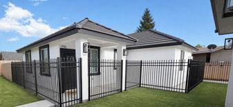 590 N Lincoln Ave in Dinuba, CA - Building Photo