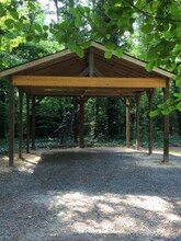 1329 Old Lystra Rd in Chapel Hill, NC - Foto de edificio - Building Photo