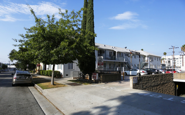 115 S Isabel St in Glendale, CA - Building Photo - Building Photo