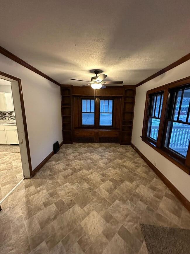 1145 Brown St in Akron, OH - Building Photo - Building Photo