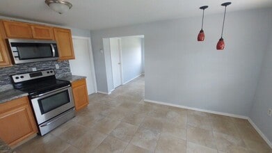 3218 24th St SW in Lehigh Acres, FL - Building Photo - Building Photo