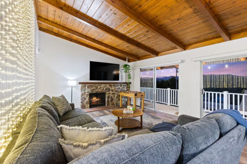 321 W Kalmia St in Fallbrook, CA - Foto de edificio