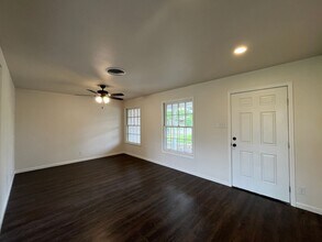 4818 Trinity Dr in Corpus Christi, TX - Building Photo - Building Photo