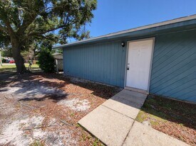 1614 Green Briar Pkwy in Gulf Breeze, FL - Building Photo