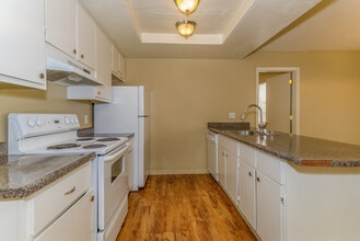 Rosedown Apartments in Sacramento, CA - Foto de edificio - Interior Photo