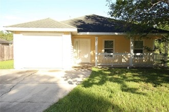 4580 NE 16th Ter in Gainesville, FL - Building Photo - Building Photo