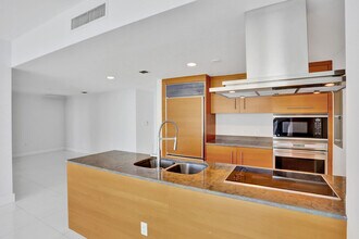 495 Brickell, Unit 4405 in Miami, FL - Building Photo - Building Photo