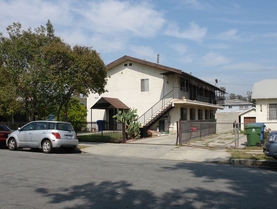 832 N Harvard Blvd in Los Angeles, CA - Building Photo