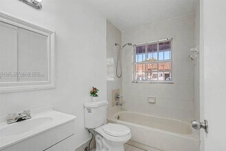 11522 NW 4th Way in Miami, FL - Building Photo - Building Photo