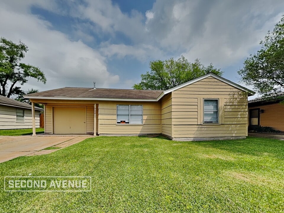 742 Banton St in Channelview, TX - Building Photo