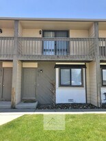 513 Comanche Village Dr in Fountain, CO - Building Photo