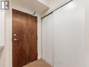 60 Fairfax Crescent in Toronto, ON - Building Photo - Building Photo