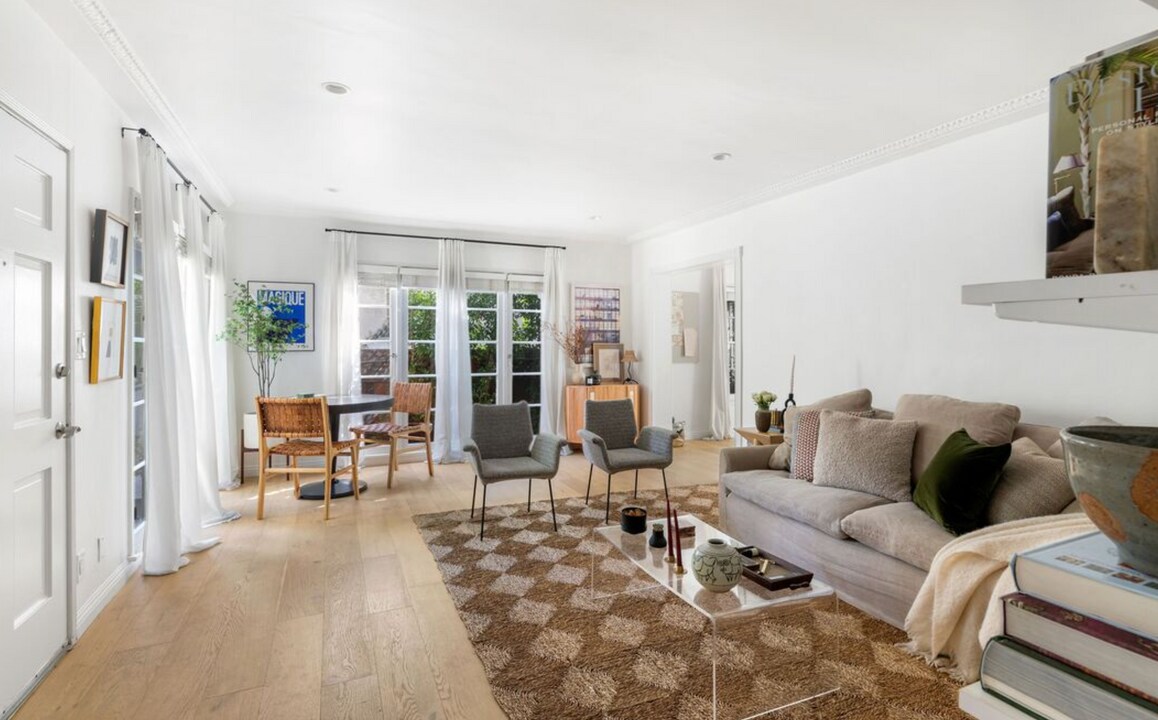 815 1/2 Croft Ave in West Hollywood, CA - Building Photo