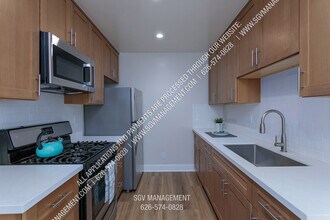 60 Auburn Ave in Sierra Madre, CA - Foto de edificio - Building Photo