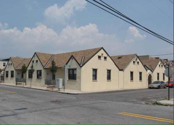 3112 Lewmay in Far Rockaway, NY - Building Photo