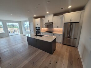 357 Aspen Wy in King of Prussia, PA - Building Photo - Building Photo