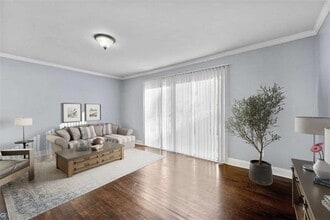 5667 Kingsport Dr in Atlanta, GA - Building Photo - Building Photo