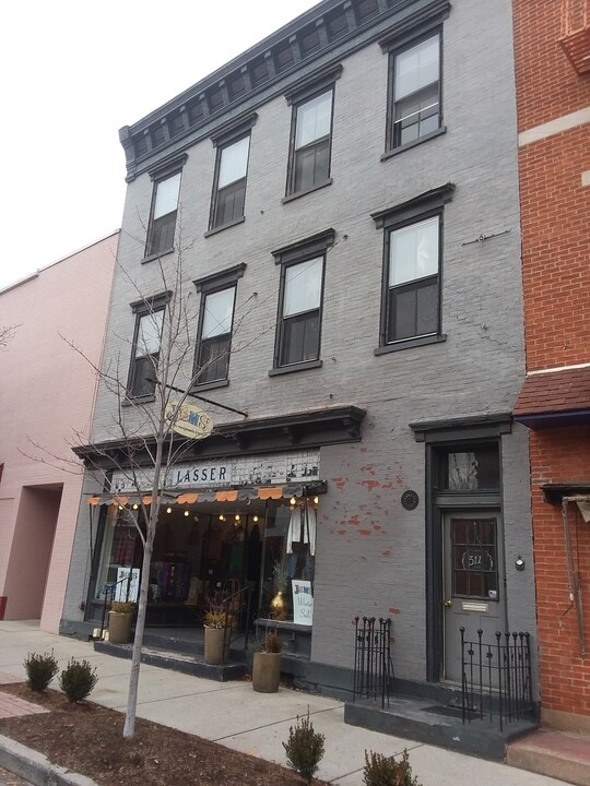 311 Allegheny St, Unit #2 in Hollidaysburg, PA - Foto de edificio