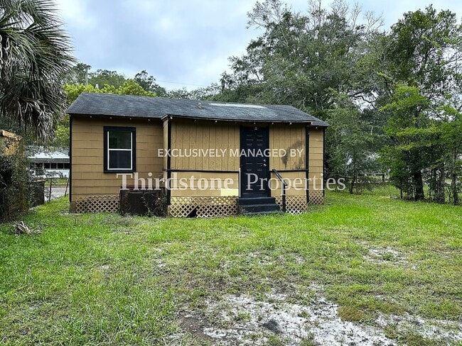 1979 Brackland St in Jacksonville, FL - Building Photo - Building Photo