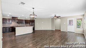 2096 Brandywine Dr in New Braunfels, TX - Building Photo - Building Photo