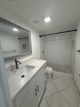 153 W Laurel Dr in Margate, FL - Building Photo - Building Photo