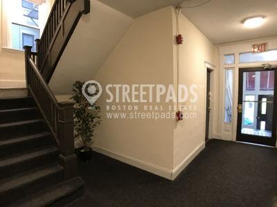 1715 Commonwealth Ave in Boston, MA - Building Photo - Building Photo