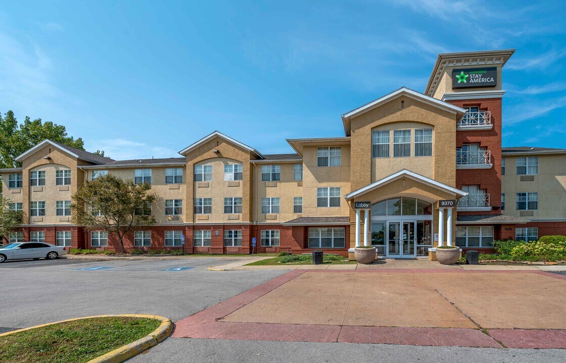 Furnished Studio-Indianapolis - Northwest in Indianapolis, IN - Building Photo