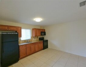 4894 Serafica Dr in Lake Worth Beach, FL - Building Photo - Building Photo