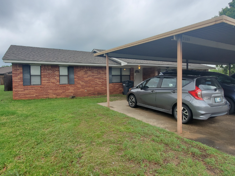 2205 S Cedar Loop in Ardmore, OK - Building Photo