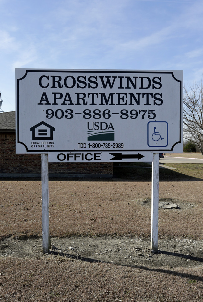 Crosswinds Apartments in Commerce, TX - Foto de edificio - Building Photo