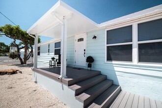 212 Buttonwood Ln in Tavernier, FL - Building Photo - Building Photo