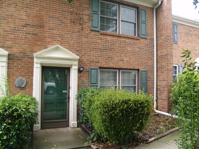 property at 8907 Hunter Ridge Dr