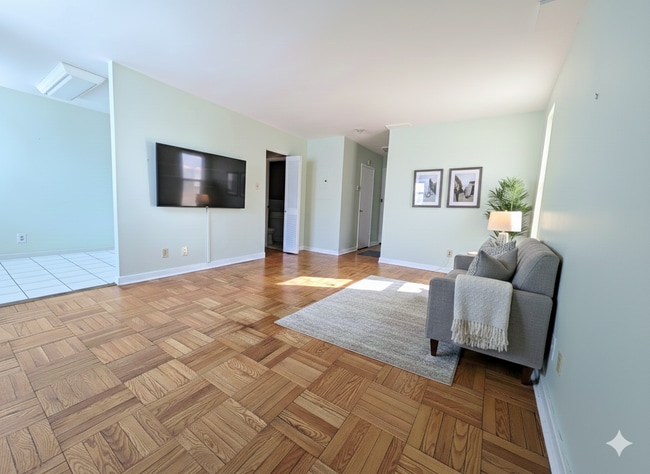 2601 Pennsylvania Ave, Unit Parkway Condominium 115