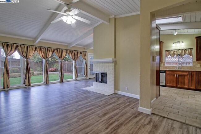 623 Pineview Dr in San Jose, CA - Building Photo - Building Photo
