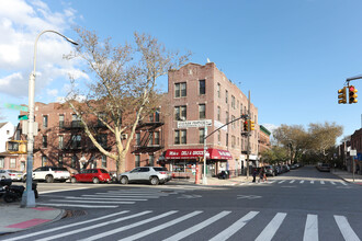 6823 6th Ave in Brooklyn, NY - Foto de edificio - Building Photo