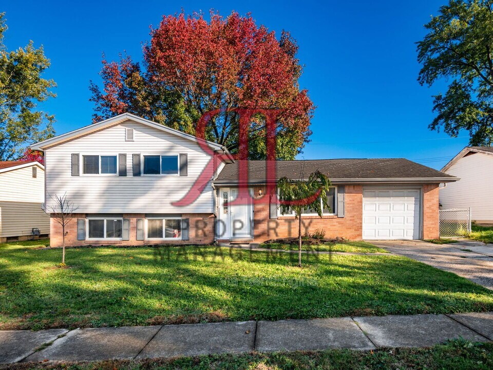 3102 Elmreeb Dr in Columbus, OH - Building Photo