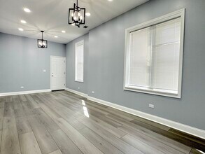1341 N Ashland Ave in Chicago, IL - Building Photo - Building Photo
