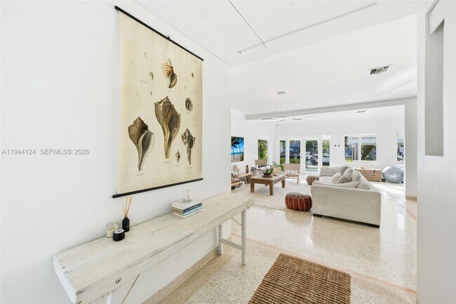 950 S Shore Dr in Miami Beach, FL - Building Photo - Building Photo